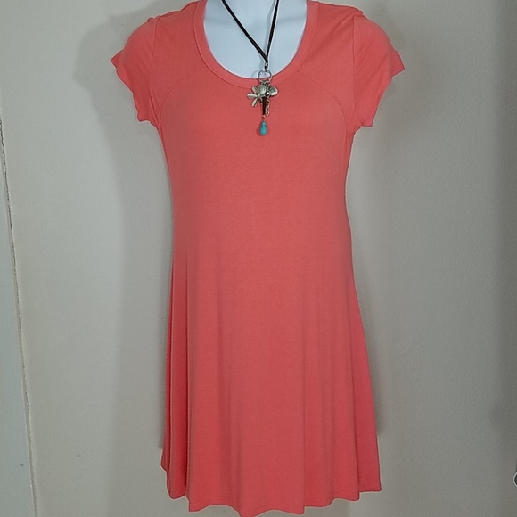 Nina Leonard Dresses & Skirts - Dress t-shirt blush short sleeve midi stretch